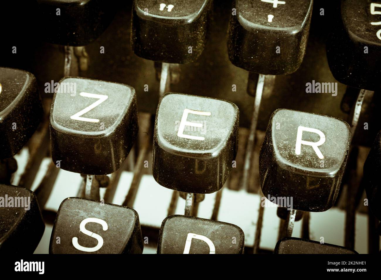 E letter on a vintage typewriter keyboard Stock Photo