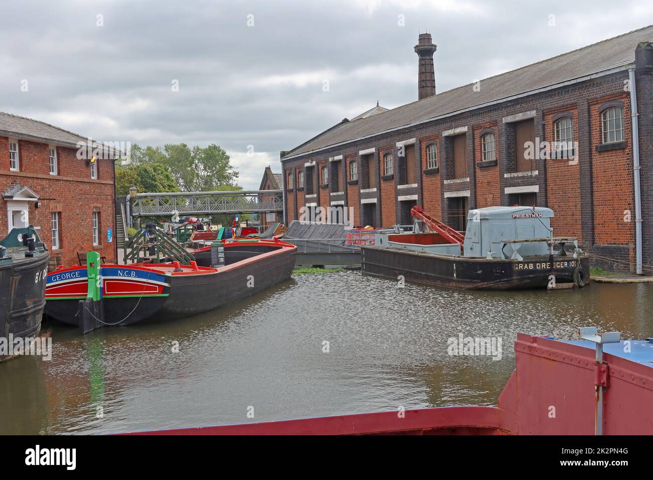 George NCB, & Priestman Crab dredger boat carriers, Shropshire Union canal at Ellesmere Port, Cheshire, England, UK Stock Photo