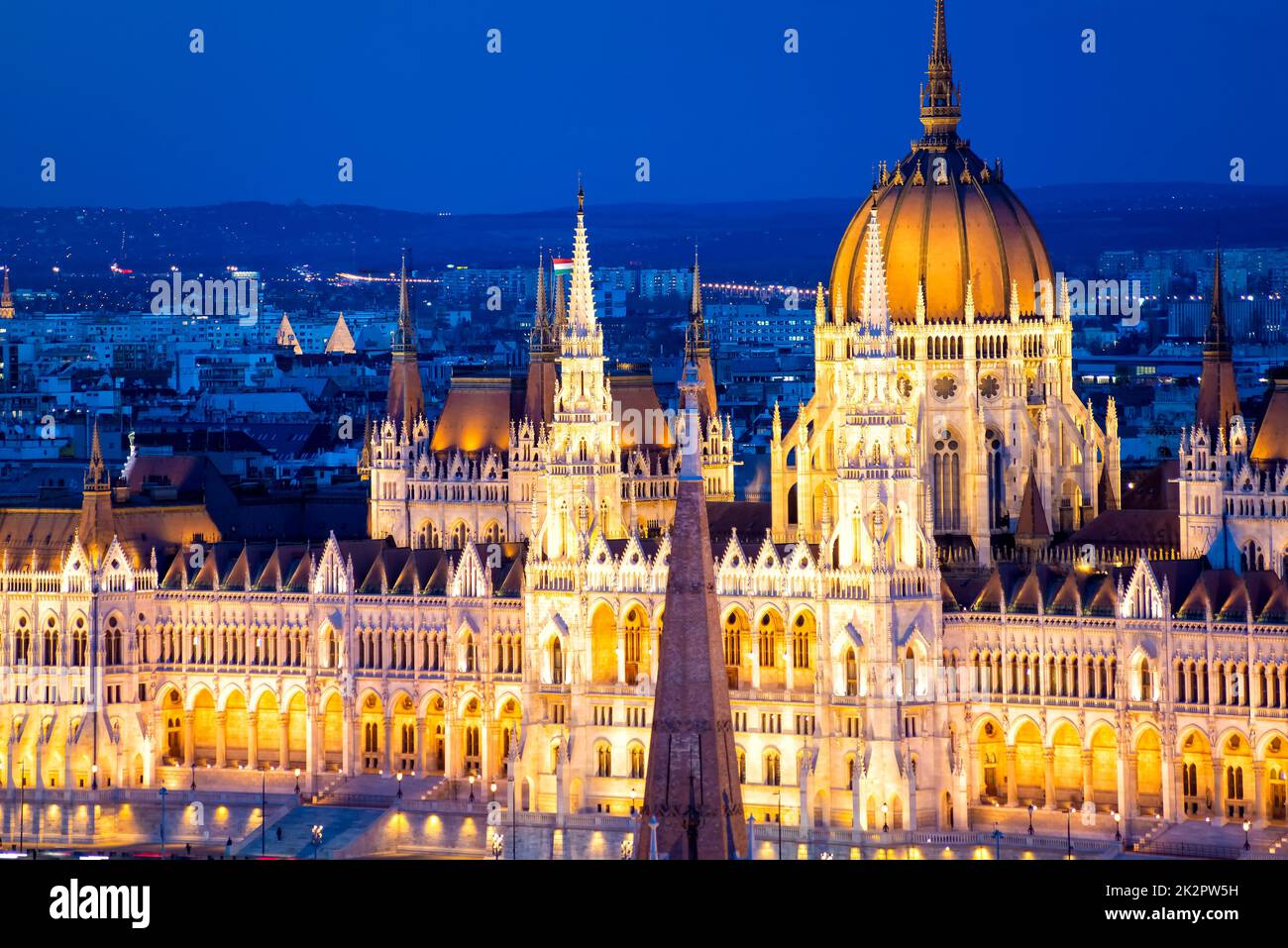 Night view parliament budapest hungary hi-res stock photography and ...