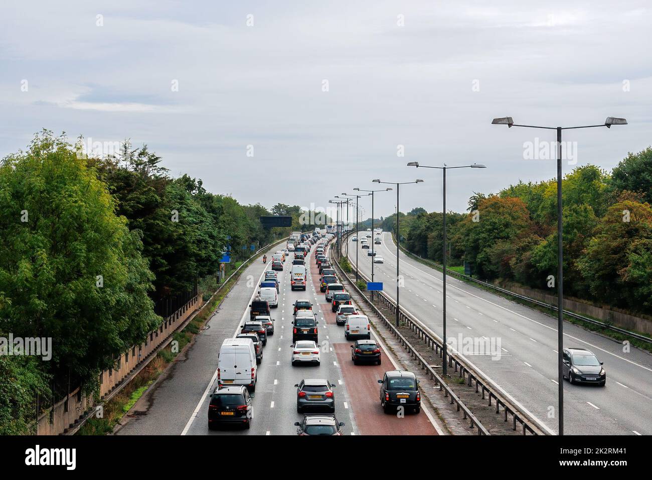 Heavy, slow moving morning rush hour traffic on the M4 motorway, London Stock Photo