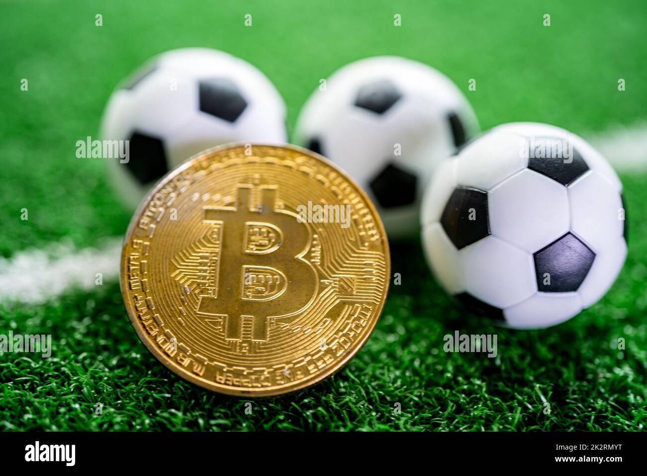 Betting money soccer hi-res stock photography and images - Page 3 - Alamy