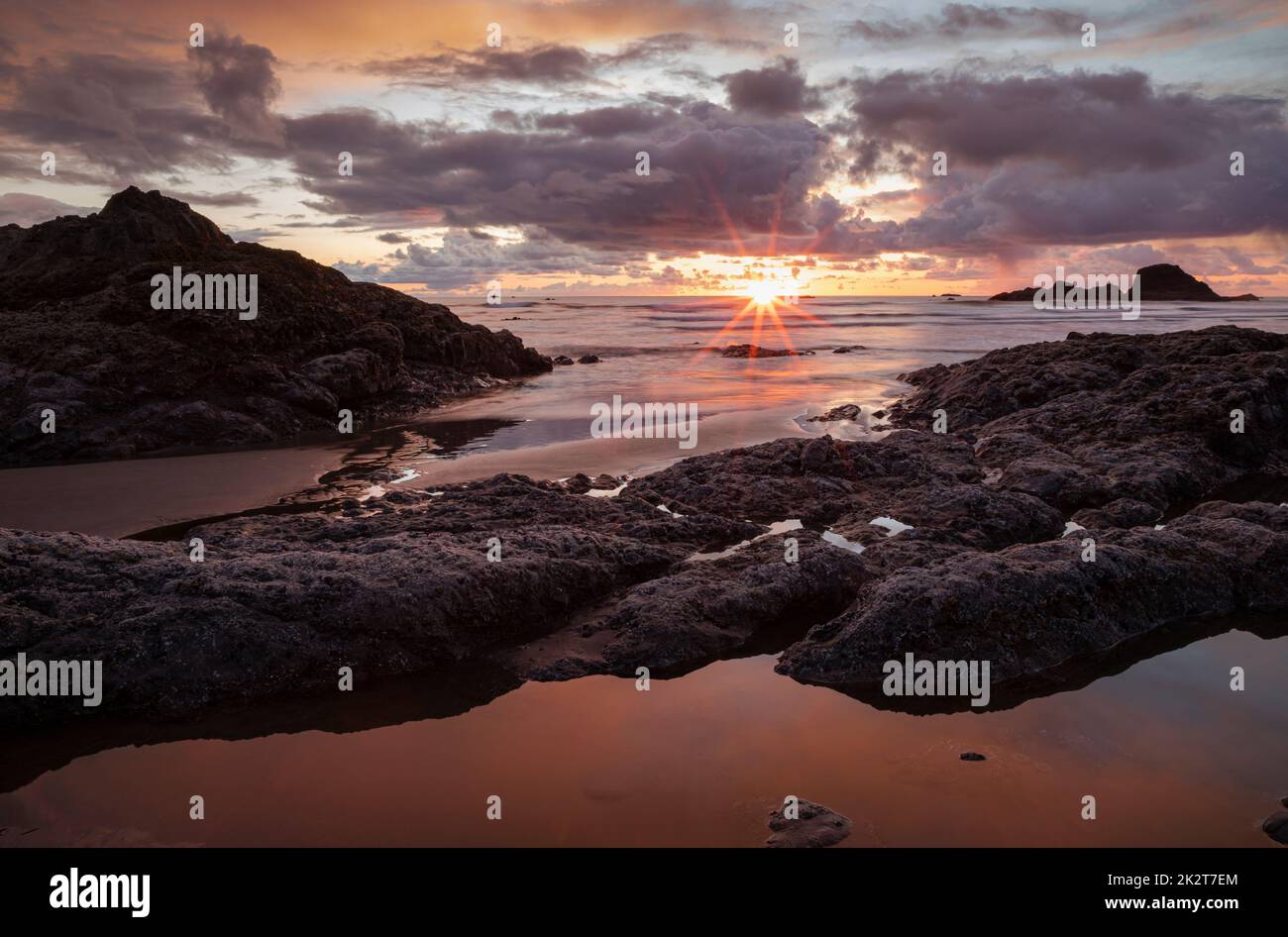 WA22055-00...WASHINGTON - The Pacific Ocean at sunset from Ruby Beach in Olympic National Park. Stock Photo
