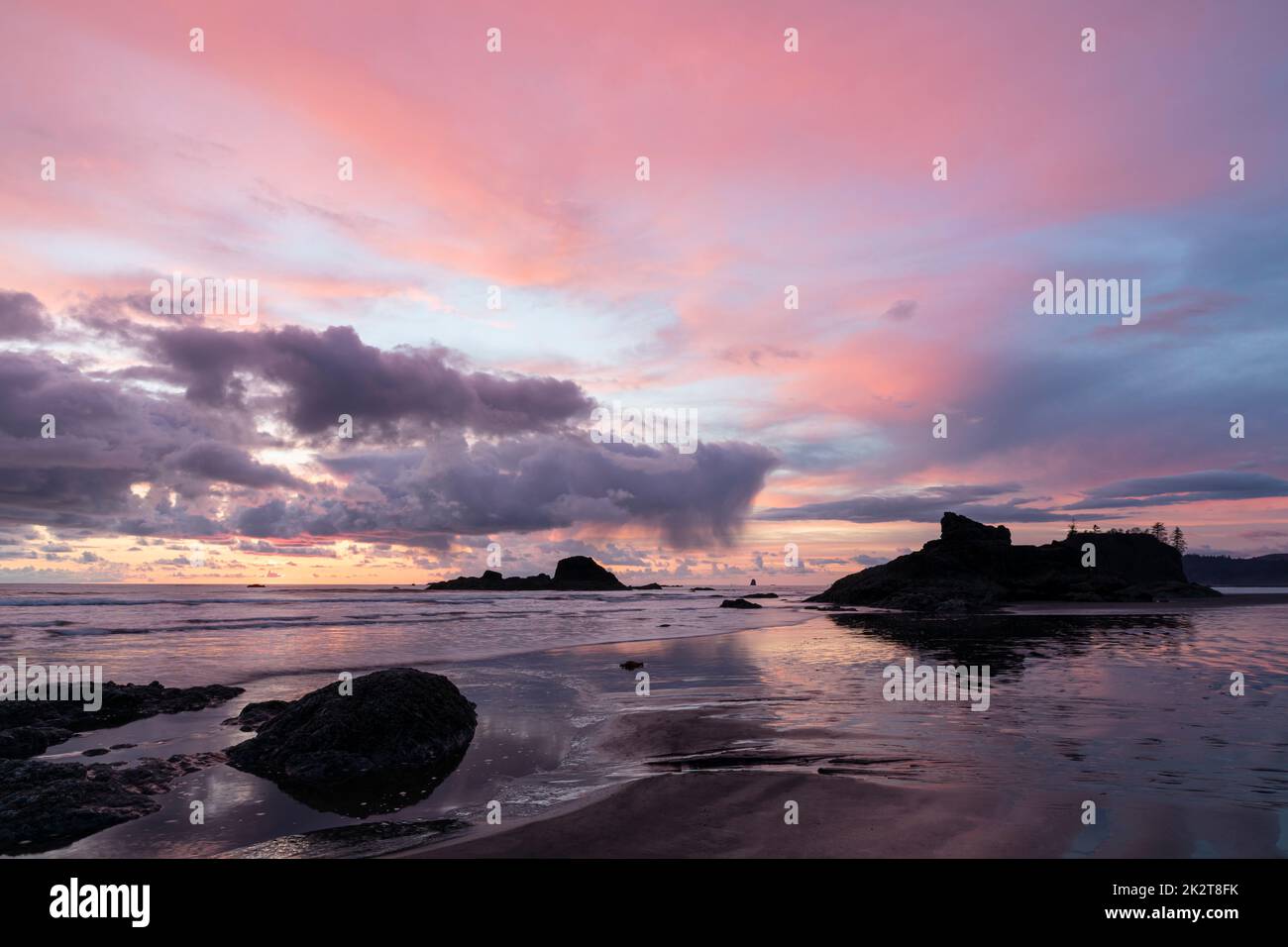 WA22057-00...WASINGTON - Dusk at Ruby Beach on the Pacific Coast in Olympic National Park. Stock Photo