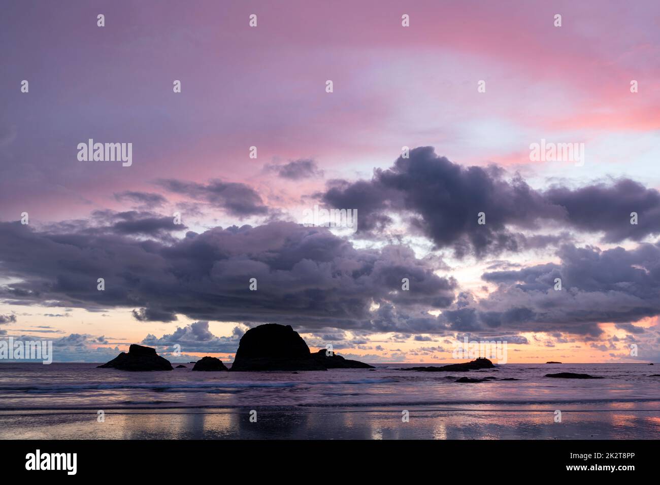 WA22058-00...WASINGTON - Dusk at Ruby Beach on the Pacific Coast in Olympic National Park. Stock Photo