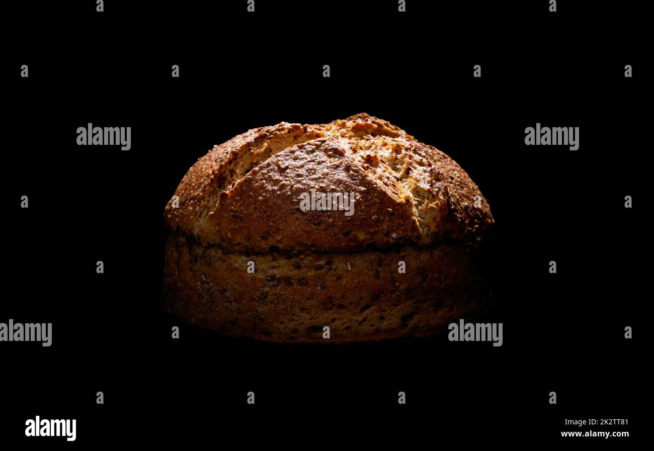Ddark Bread Fresh bread in dark studio Stock Photo - Alamy