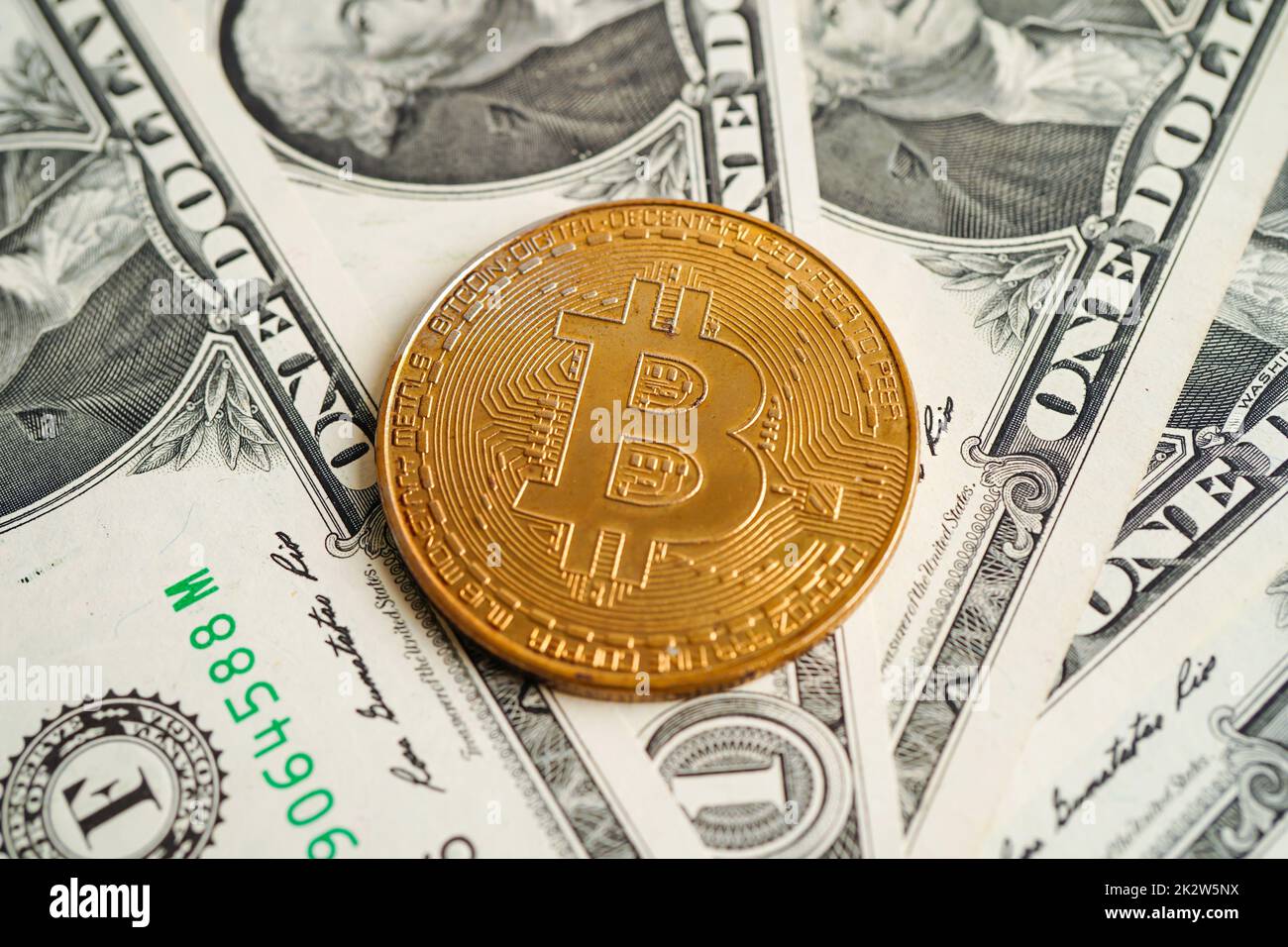 Digital us dollar online currency hi-res stock photography and images -  Alamy