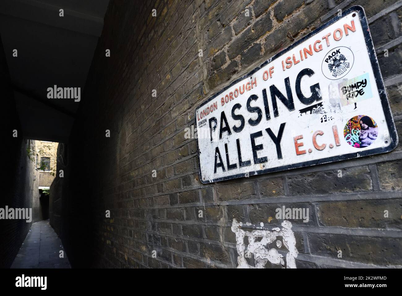 London, England, UK. Passing Alley street sign, Islington EC1 Stock Photo
