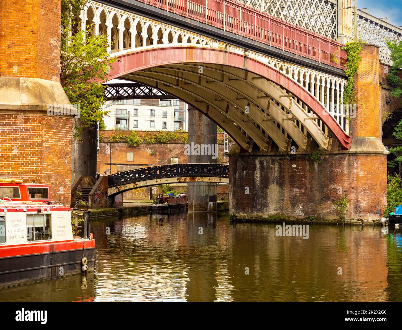 Brigewater viaduct spanning the Bridgewater canal in the Castlefield area of Manchester. Stock Photo