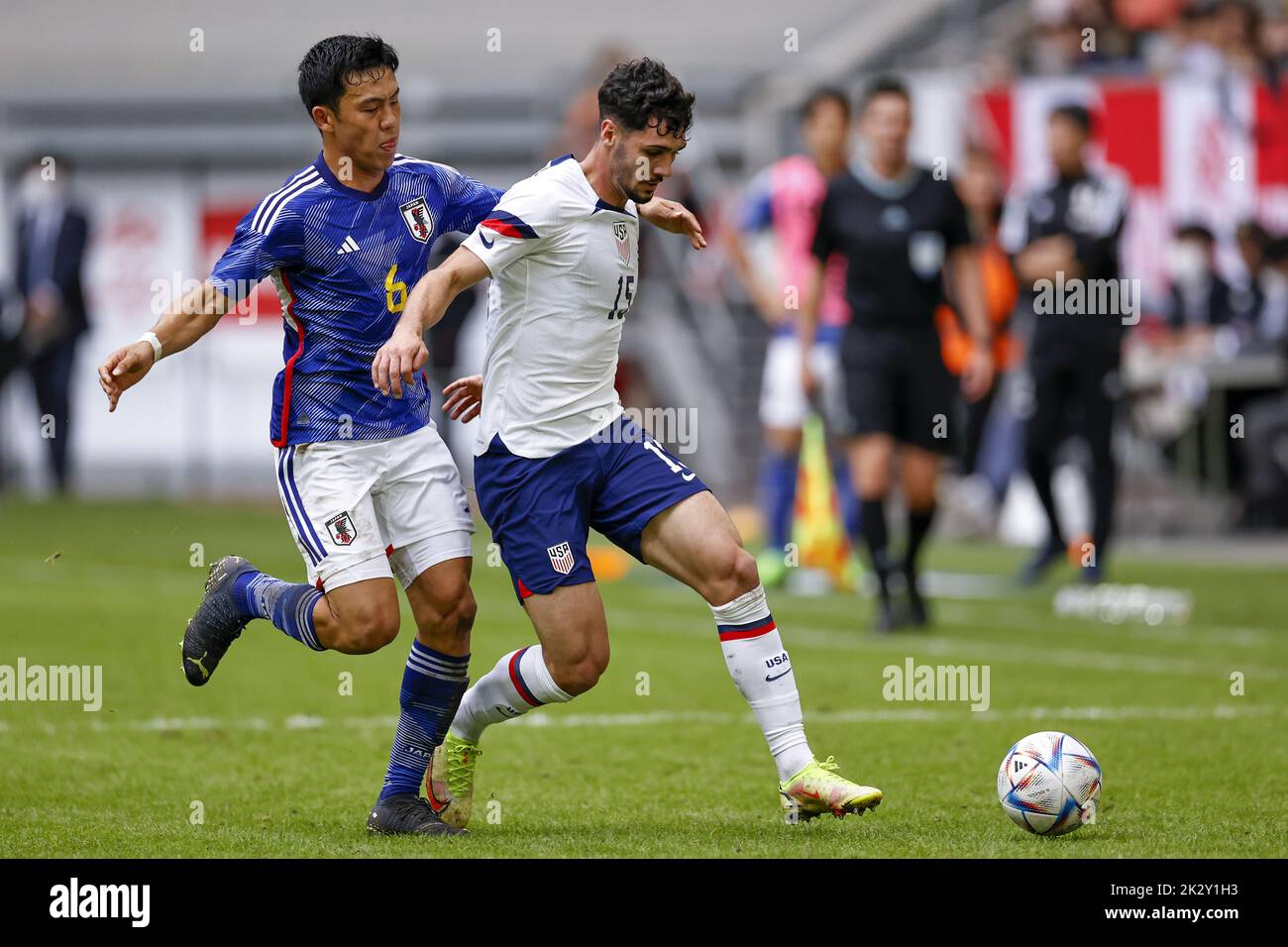 DUSSELDORF (lr) Wataru Endo of Japan, Johnny Cardoso of United States