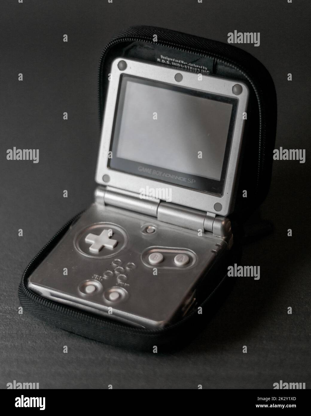 Nintendo Game Boy Advance SP wallpaper - dark grey