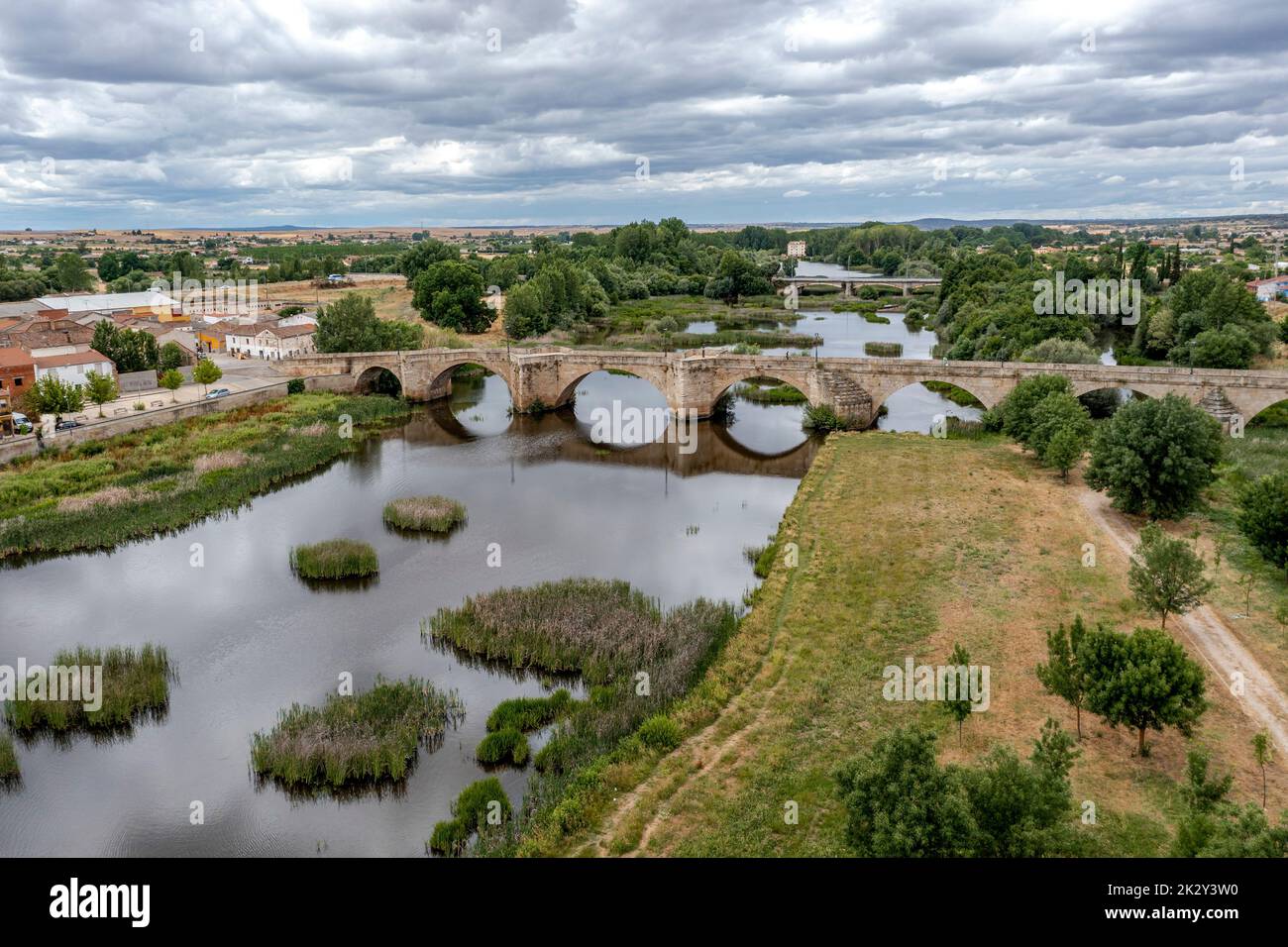bridge and River Agueda, Ciudad Rodrigo, Castile and Leon Stock Photo