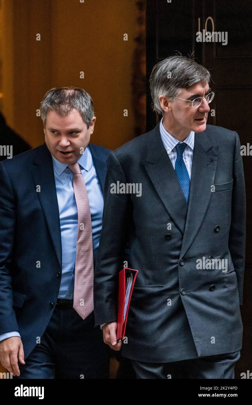 London, UK. 23rd Sep, 2022. Jacob Rees-Mogg, Secretary of State for Business, Energy and Industrial Strategy - Leaving after the Cabinet meeting before The Chancellor leaves Downing Street to make a statement on the government's plans for growth. Credit: Guy Bell/Alamy Live News Stock Photo