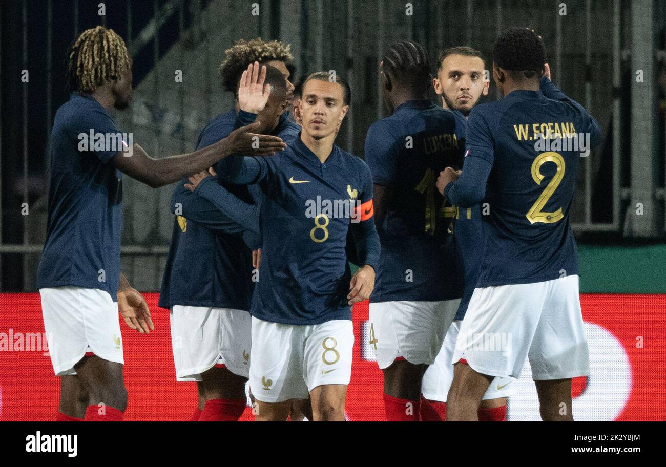 Magdeburg, Germany. 23rd Sep, 2022. Soccer, U21 Men: International Matches, Germany - France, MDCC-Arena. France's Amine Gouiri (2nd from right) has just scored to make it 1:0. Credit: Hendrik Schmidt/dpa/Alamy Live News Stock Photo
