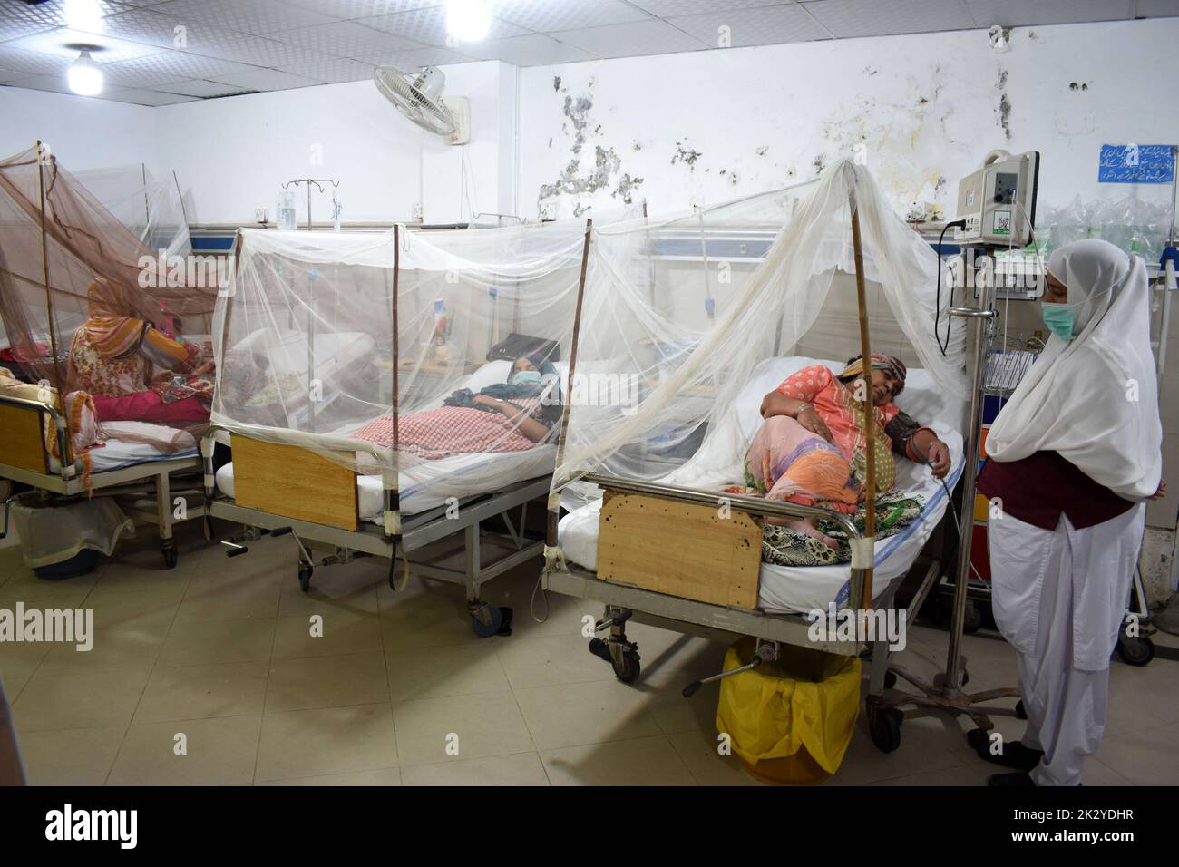 Lahore, Pakistan. 23rd Sep, 2022. Patients infected with dengue fever