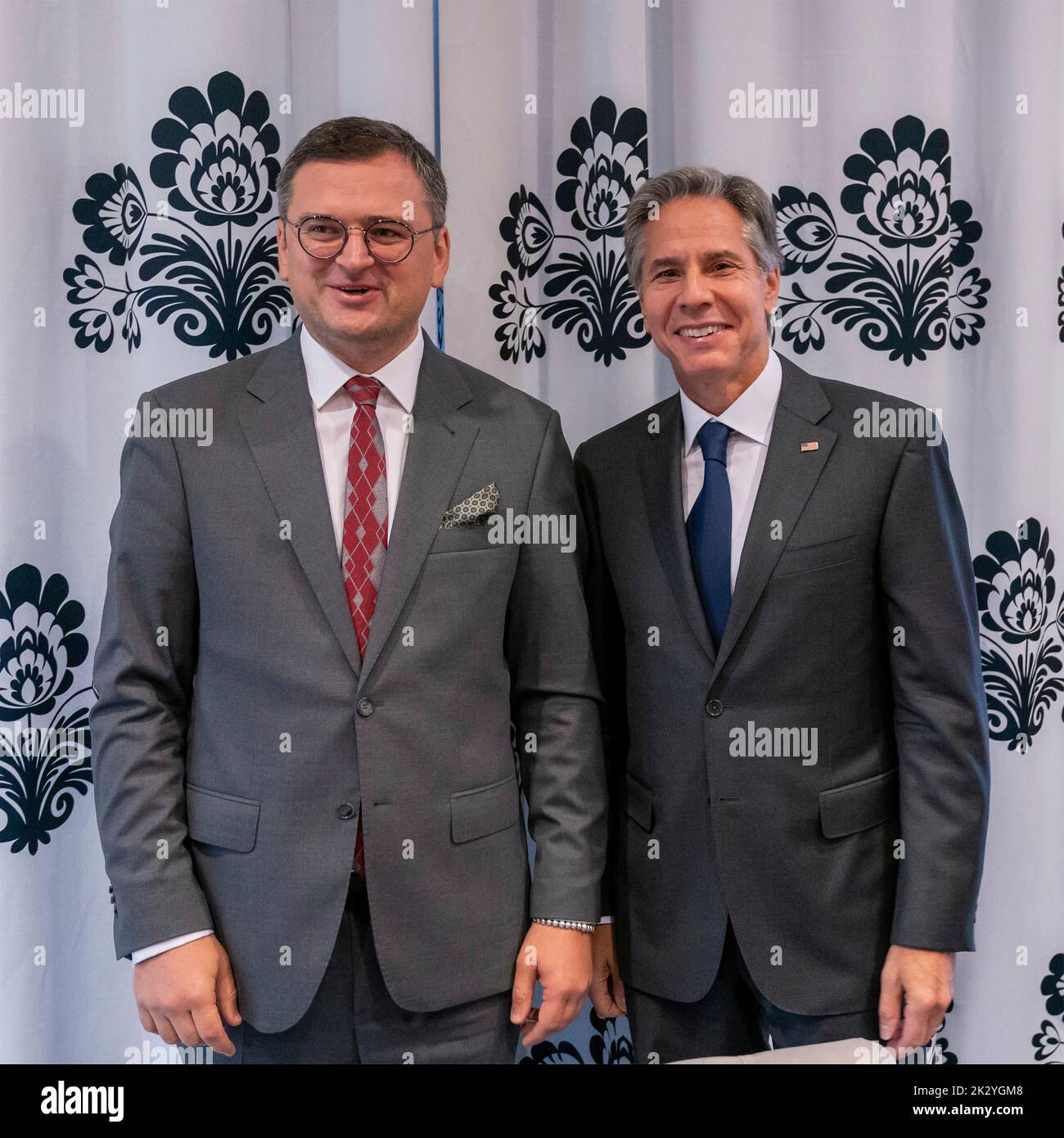 New York City, United States. 22nd Sep, 2022. U.S. Secretary of State Tony Blinken, right, stands with Ukrainian Foreign Minister Dmytro Kuleba, left, before the start of their bilateral meeting on the sidelines of the 77th Session of the U.N General Assembly, September 22, 2022, in New York City. Credit: Ron Przysucha/State Department Photo/Alamy Live News Stock Photo