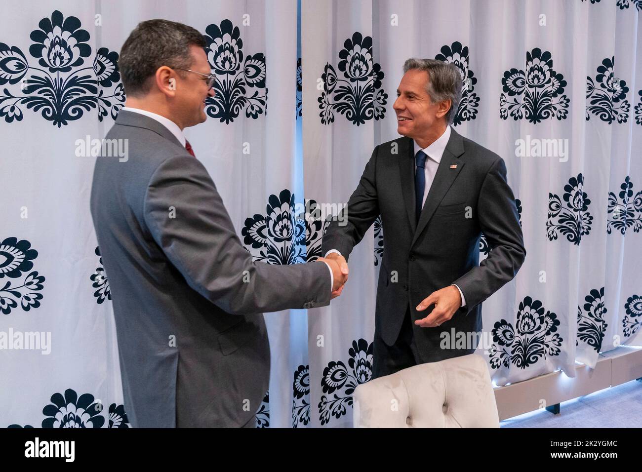 New York City, United States. 22nd Sep, 2022. U.S. Secretary of State Tony Blinken, right, welcomes Ukrainian Foreign Minister Dmytro Kuleba, left, before the start of their bilateral meeting on the sidelines of the 77th Session of the U.N General Assembly, September 22, 2022, in New York City. Credit: Ron Przysucha/State Department Photo/Alamy Live News Stock Photo