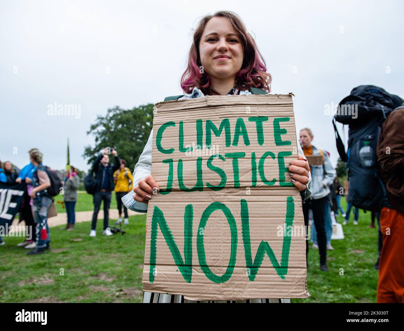 Marginalized woman hi-res stock photography and images - Alamy