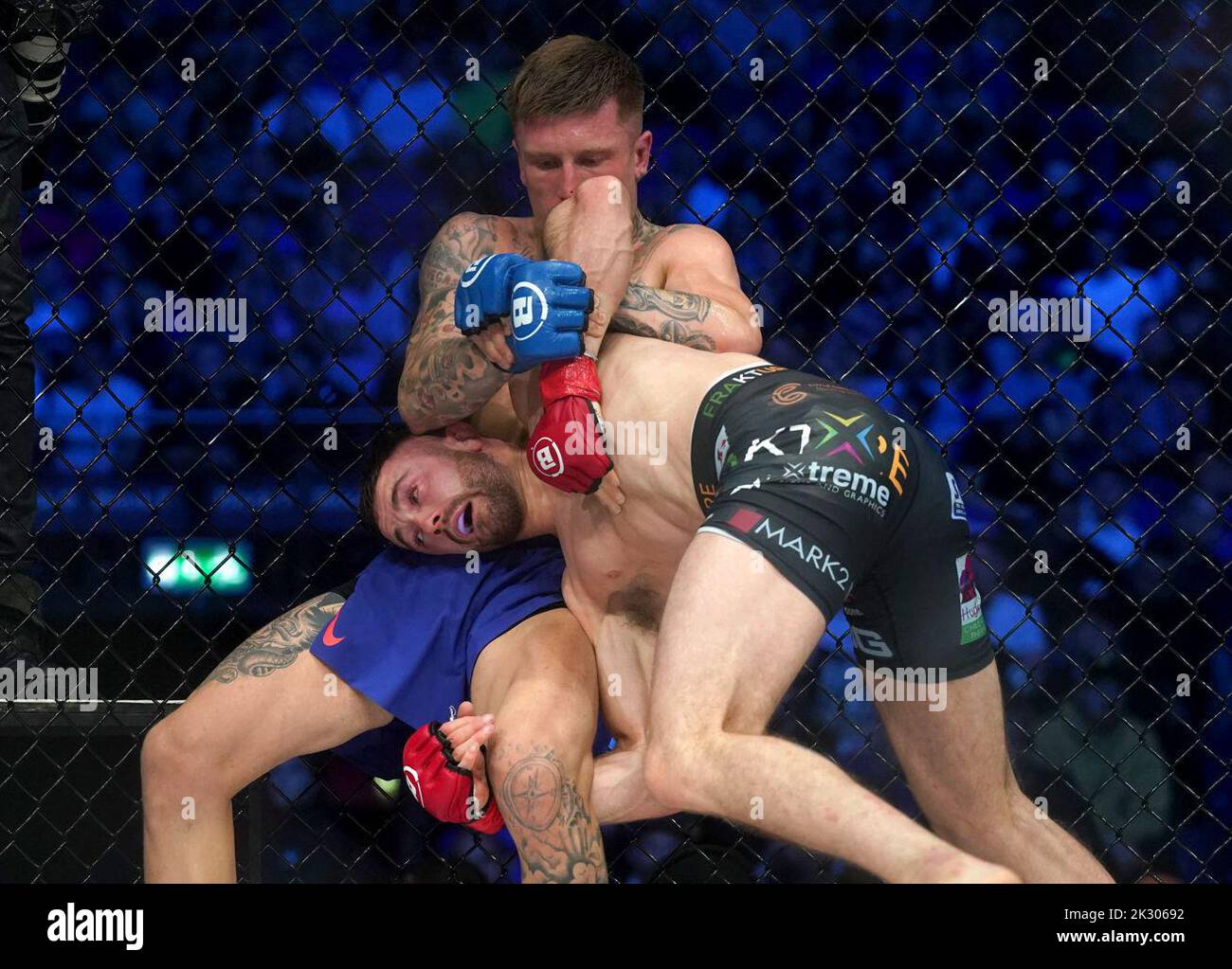 Darragh Kelly (right) and Kye Stevens in action during their Lightweight bout during Bellator 385 at the 3 Arena, Dublin. Picture date: Friday September 23, 2022. Stock Photo