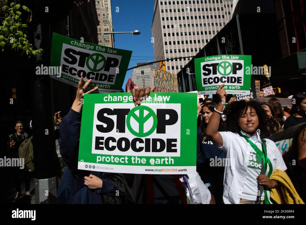 New York City, USA. 23rd Sep, 2022. Hundreds of youth climate protesters marched from Foley Square to Battery Park in New York City, New York on September 23, 2022 with Fridays for the Future International Climate Strike (Photo by Karla Coté/Sipa USA) Credit: Sipa USA/Alamy Live News Stock Photo