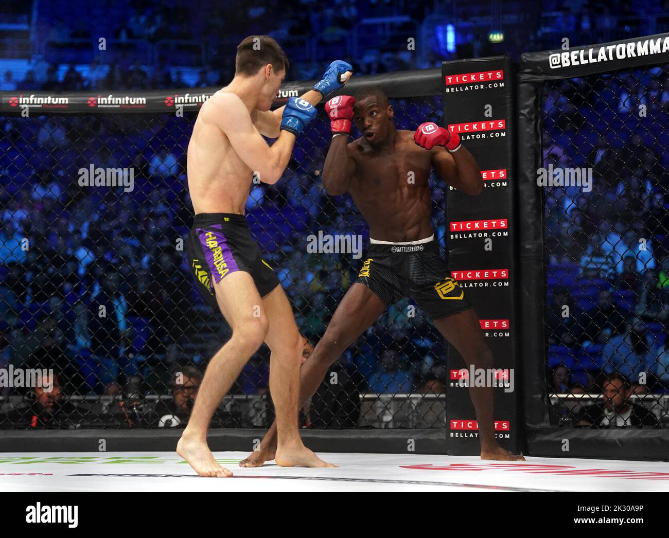 Kenny Mokhonoana (right) and Alex Bodnar in action during their Featherweight bout during Bellator 385 at the 3 Arena, Dublin. Picture date: Friday September 23, 2022. Stock Photo