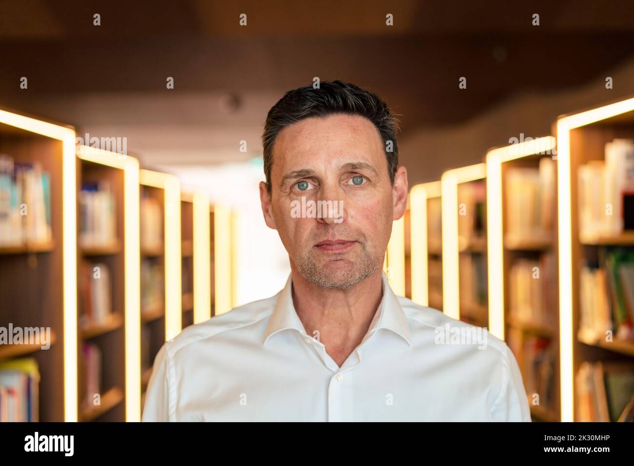 Expression structure hi-res stock photography and images - Alamy