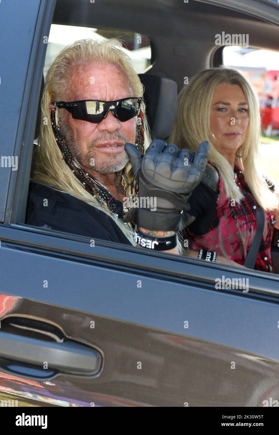 Dog the bounty hunter show hi-res stock photography and images - Alamy
