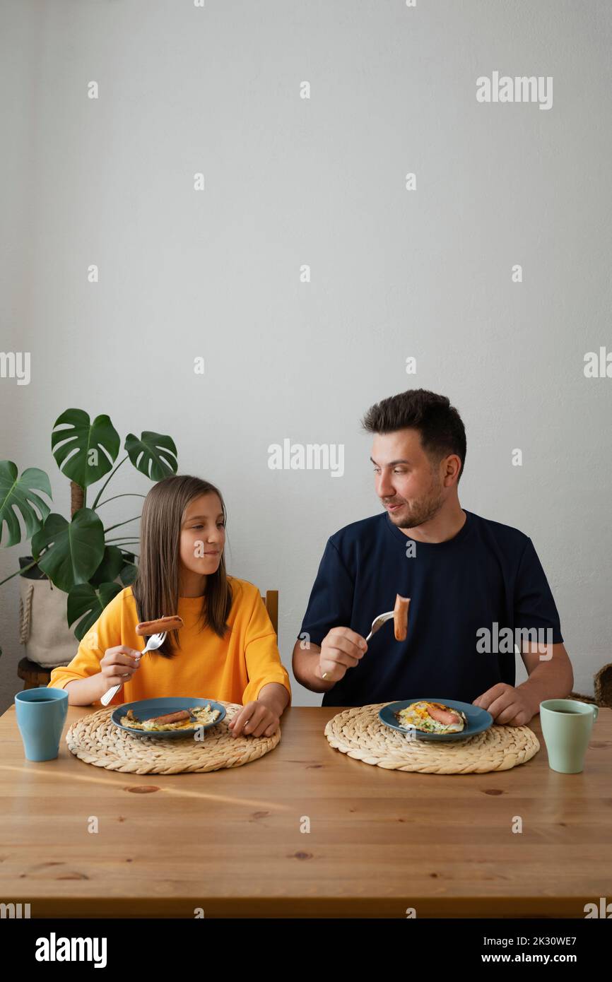 Child setting table home hi-res stock photography and images - Alamy