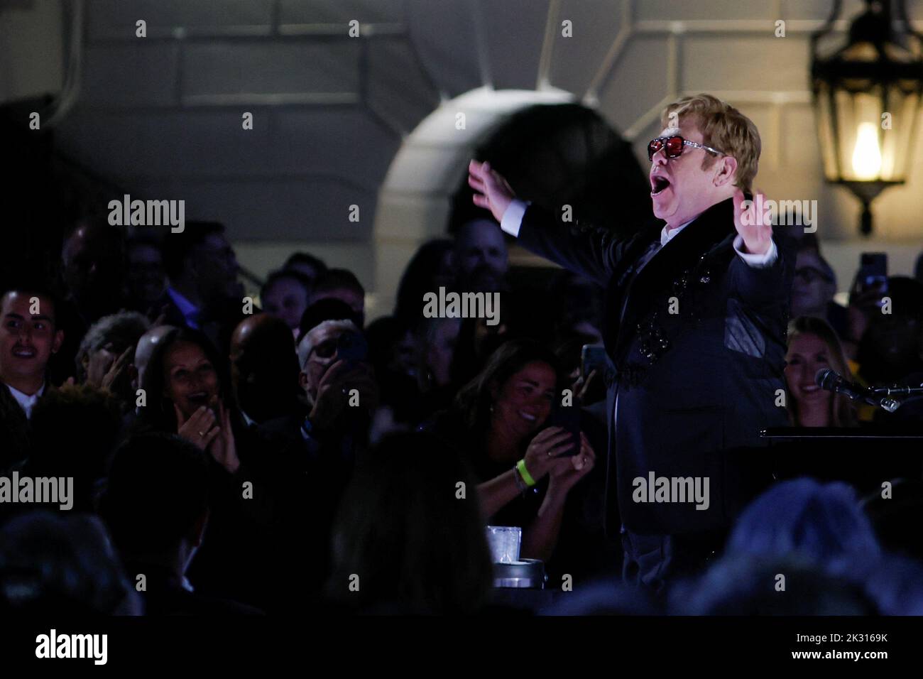 British rocker Elton John performs at the White House in Washington, U.S., September 23, 2022. REUTERS/Evelyn Hockstein Stock Photo