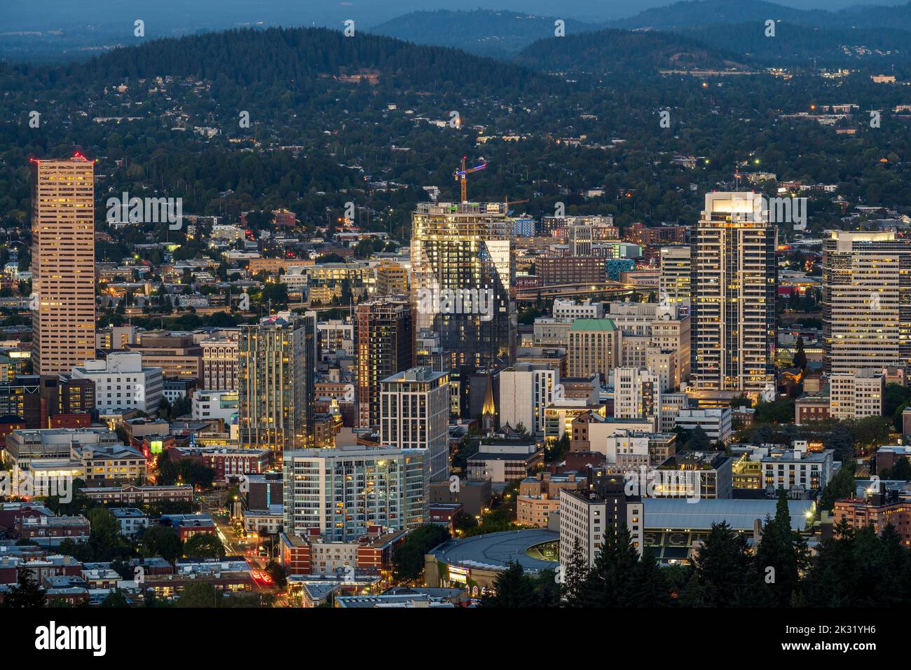 Downtown skyline at twilight, Portland, Oregon, USA Stock Photo