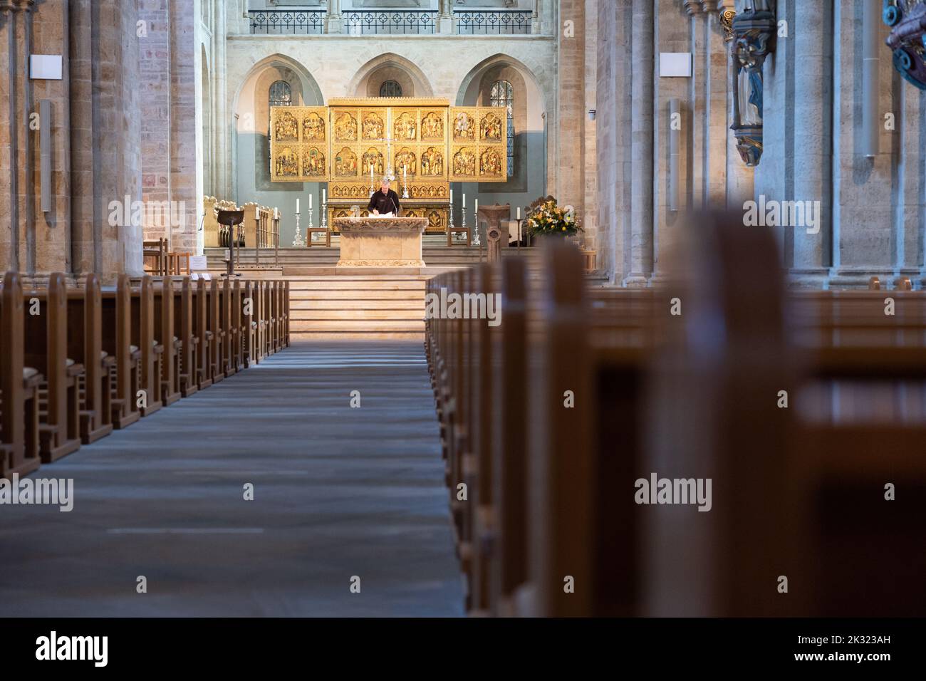 22 September 2022, Lower Saxony, Osnabrück: View of the chancel in Osnabrück Cathedral. Photo: Friso Gentsch/dpa Stock Photo