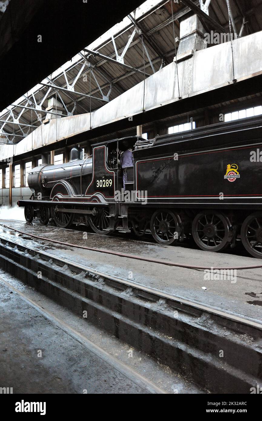'30120' (running as '30289') inside the shed at Didcot. Stock Photo