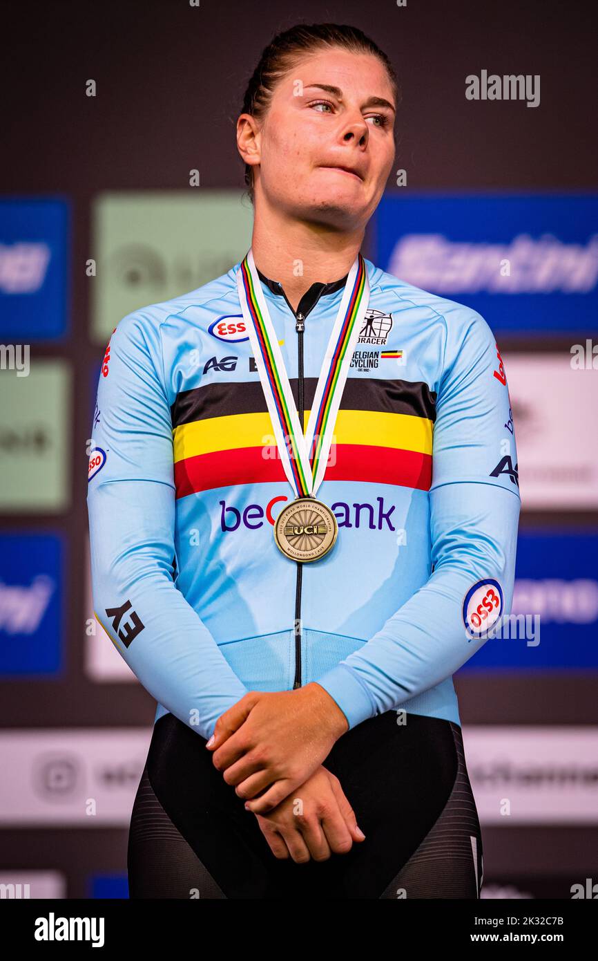 Lotte Kopecky wins Schaal Sels in new rainbow jersey •