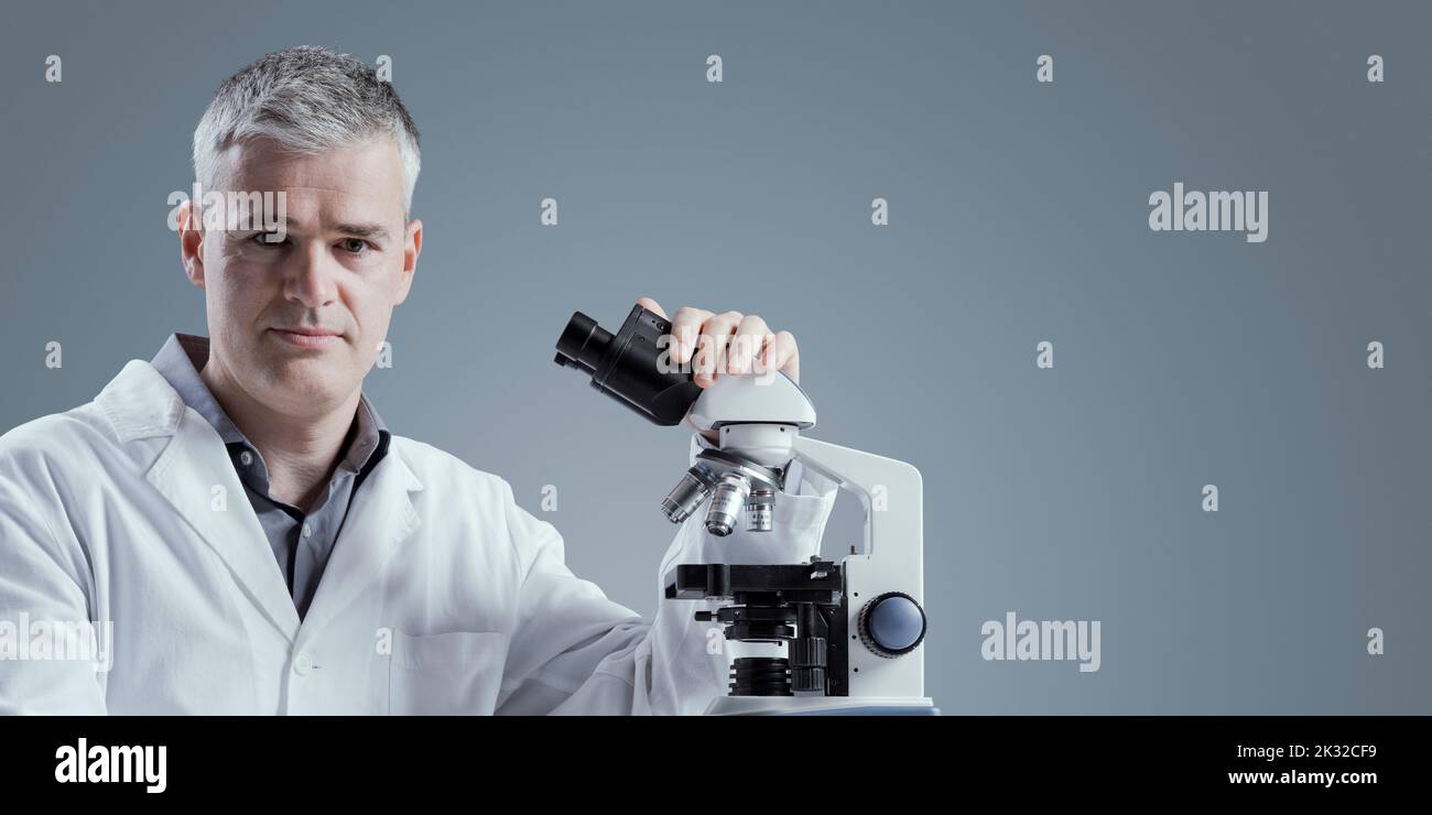 Ученый. Ученые биохимики. Грипп лабораторные исследования. Лаборатория исследования. Ученые разбор.