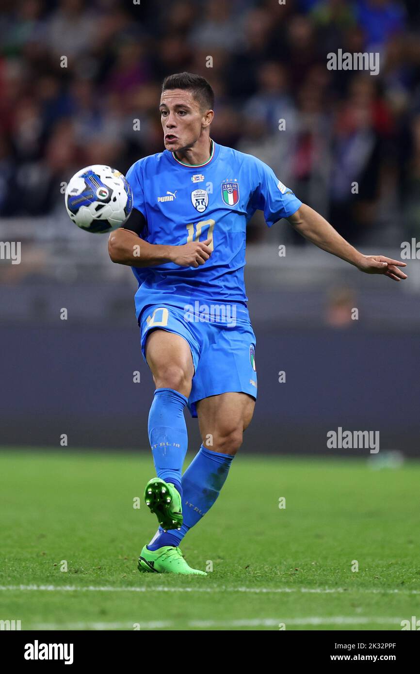 Milan, Italy. 23rd Sep, 2022. Giacomo Raspadori of Italy controls the ball during the UEFA Nations League League A Group 3 match between Italy and England at San Siro on September 23, 2022 in Milan, Italy. Credit: Marco Canoniero/Alamy Live News Stock Photo