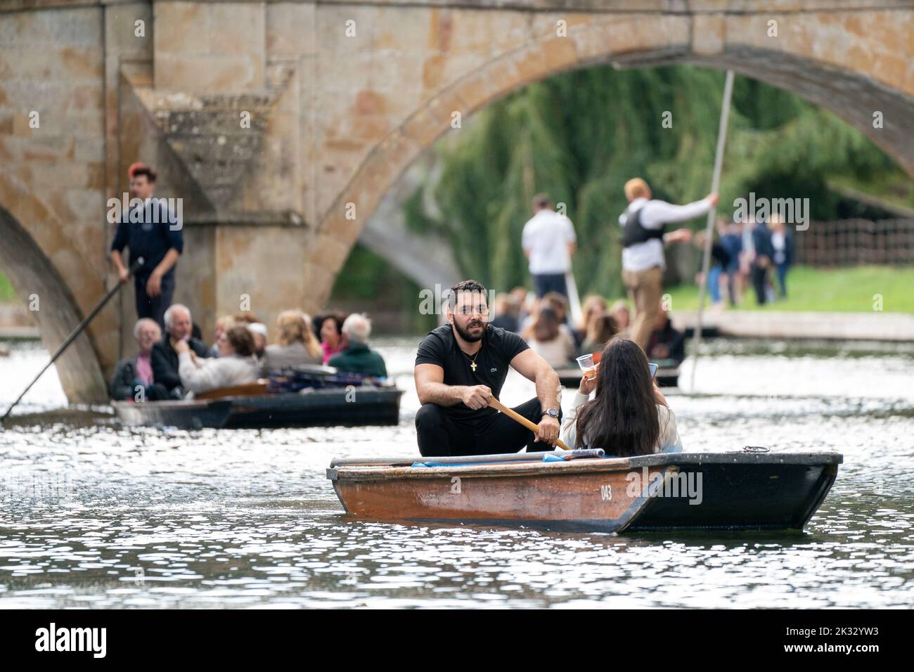 People punt along the River Cam in Cambridge. Picture date: Saturday September 24, 2022. Stock Photo