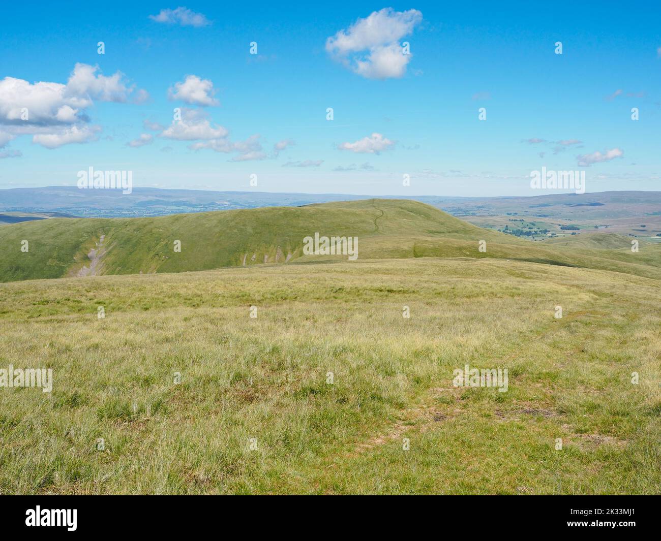 Footpath to the summit of Green Bell from Randygill Top, Howgill Fells, Cumbria Stock Photo