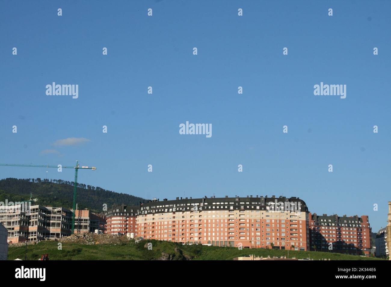 A tall building in the Bilbao Stock Photo - Alamy