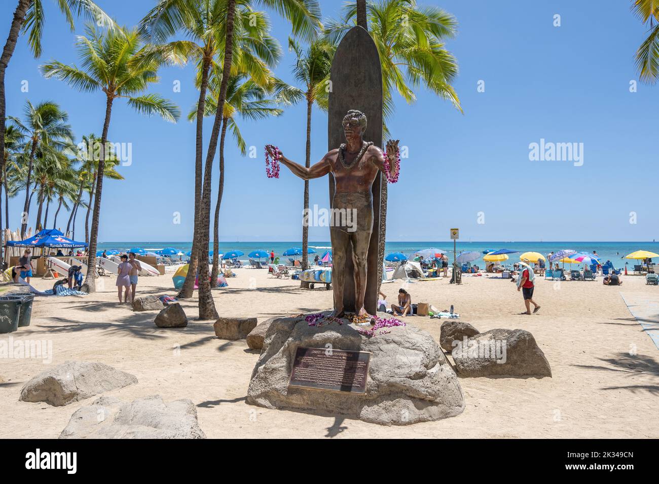Duke Kahanamoku Statue, Waikiki Beach, Honolulu, Oahu, Hawaii, USA