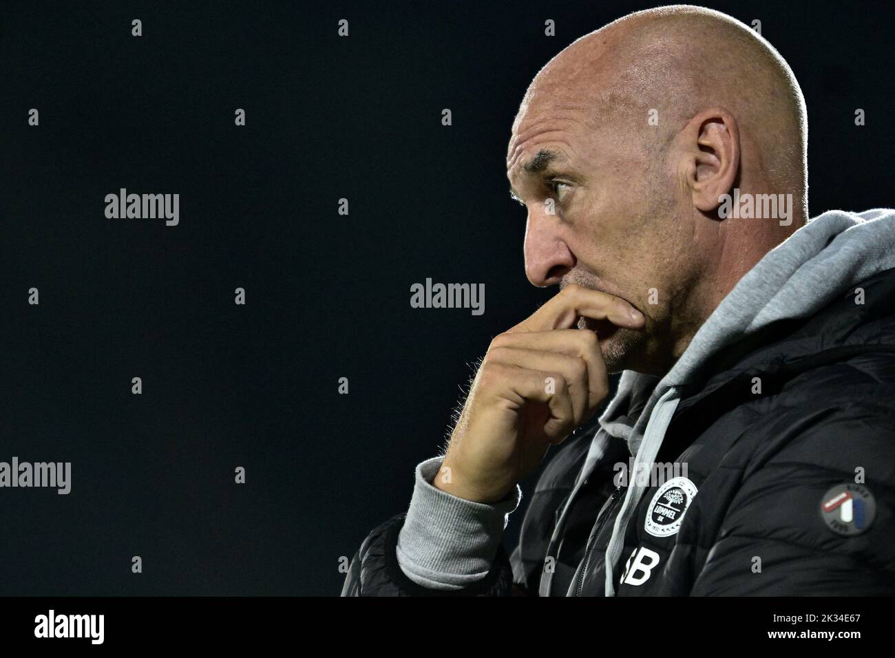 Lommel's head coach Steve Bould pictured during a game between Lommel SK and RAAL La Louviere, in Lommel, Saturday 24 September 2022, in the fifth round of the 'Croky Cup' Belgian cup. BELGA PHOTO JOHAN EYCKENS Stock Photo