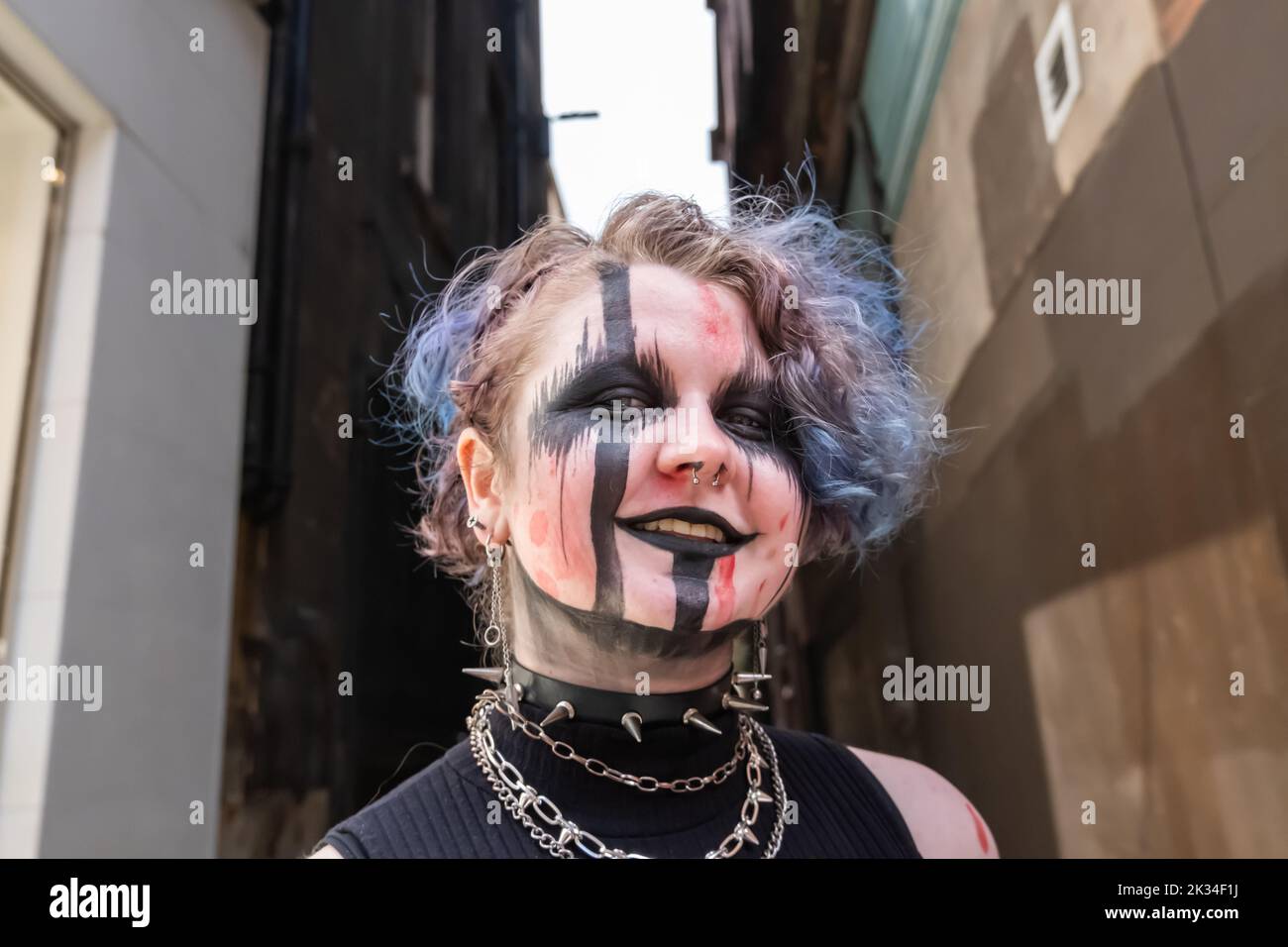 Glasgow, Scotland, UK. 24th September 2022: Stylish character in Buchanan Street. Credit: Skully/17�Թ����� Live News Stock Photo