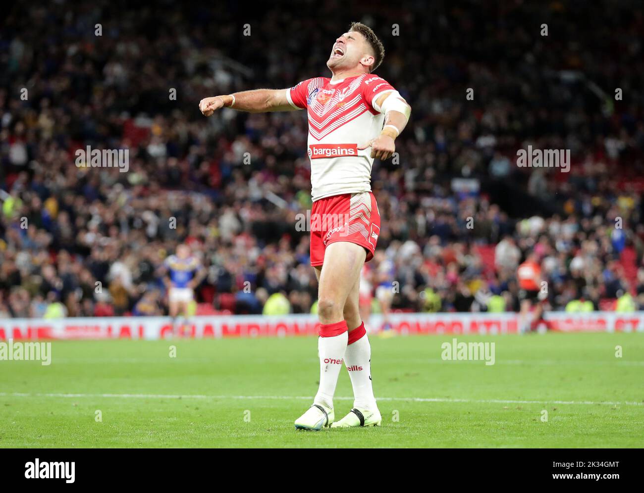 St Helens' Tommy Makinson celebrates victory in the Betfred Super League Grand Final at Old Trafford, Manchester. Picture date: Saturday September 24, 2022. Stock Photo