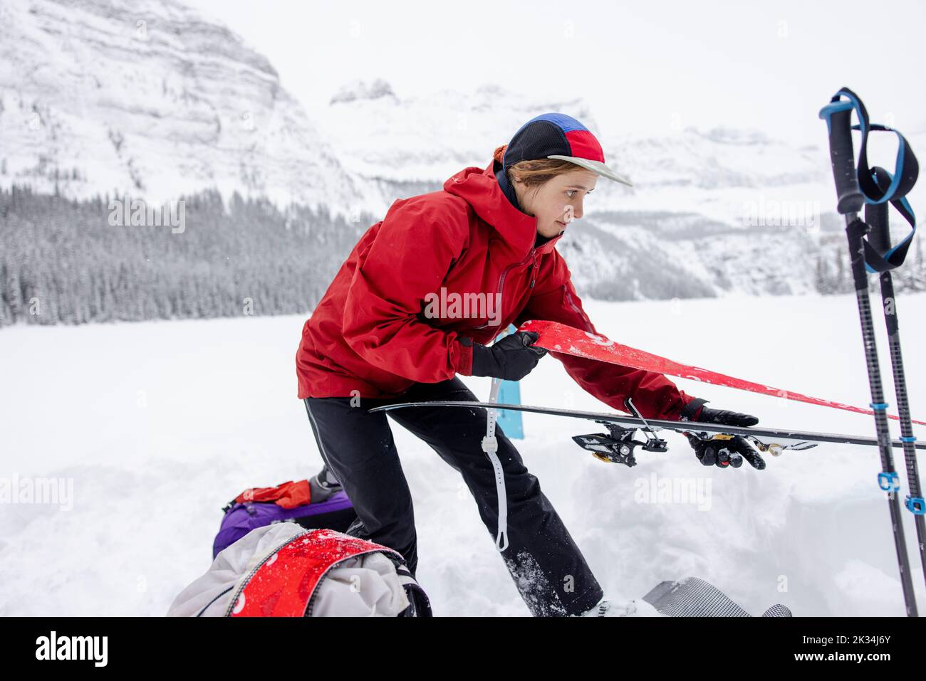 Putting on skins hires stock photography and images Alamy