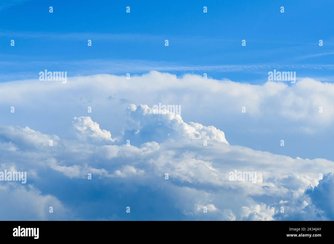 White fluffy cumulus cloud clouds hi-res stock photography and images ...