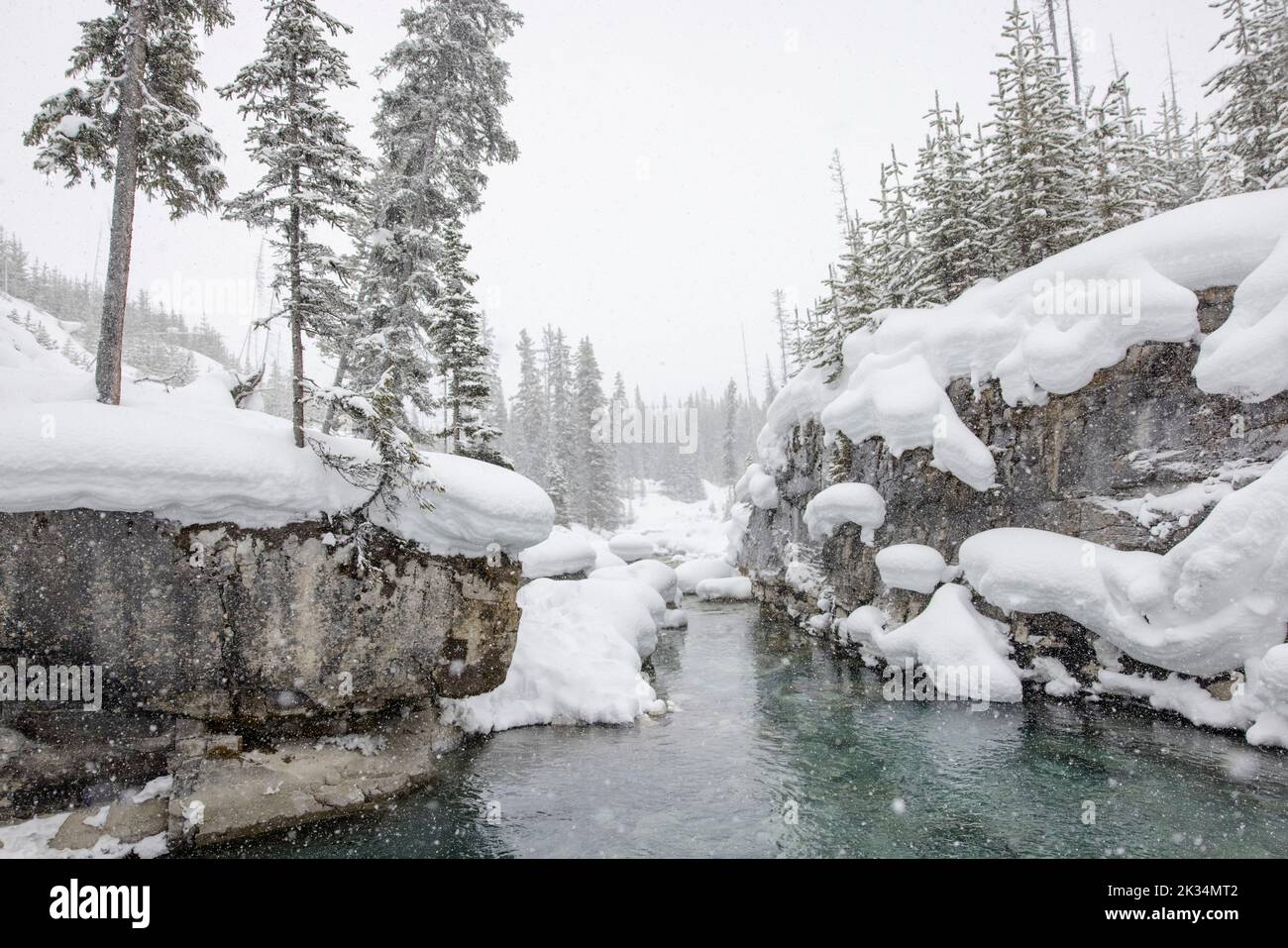 River scene in winter, no trees hi-res stock photography and images - Alamy
