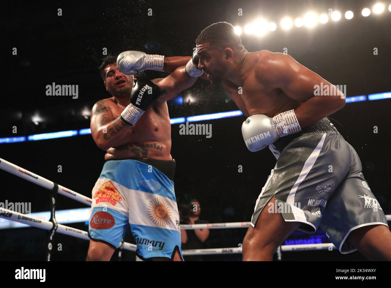Solomon Dacres (right) in action against Ariel Esteban Bracamonte in the Heavyweight contest at Motorpoint Arena, Nottingham. Picture date: Saturday September 24, 2022. Stock Photo