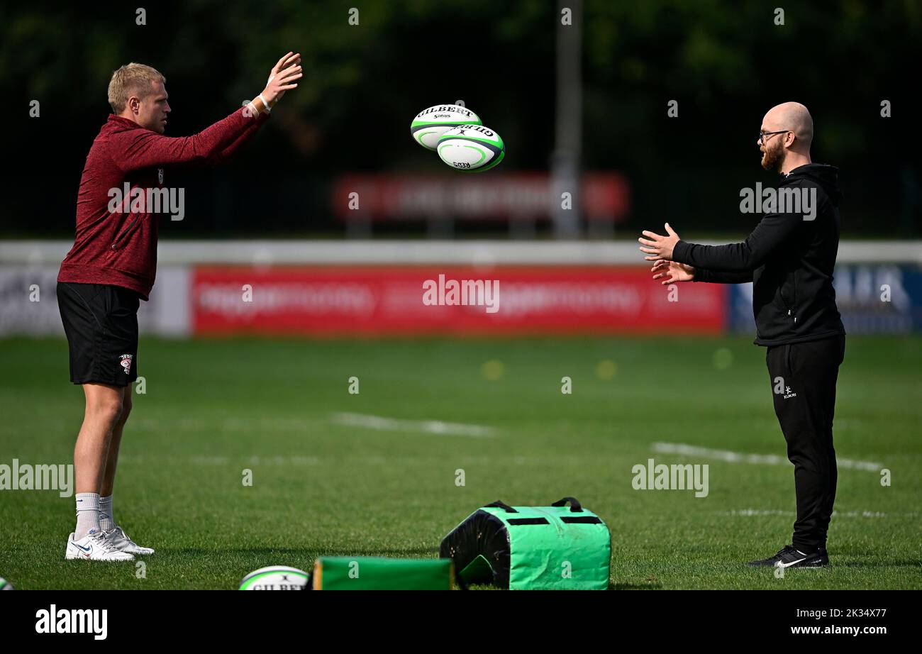Richmond, United Kingdom. 24th Sep, 2022. Championship Rugby. London Scottish V Jersey Reds. The Richmond Athletic Ground. Richmond. Ben Woollett (Jersey Reds) warms up with George Wisden (Jersey Reds analyst) during the warm up for the London Scottish V Jersey Reds championship rugby match. Credit: Sport In Pictures/Alamy Live News Stock Photo