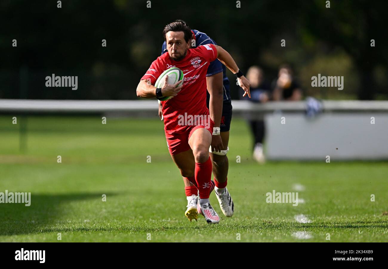 Richmond, United Kingdom. 24th Sep, 2022. Championship Rugby. London Scottish V Jersey Reds. The Richmond Athletic Ground. Richmond. James Mitchell (Jersey Reds) makes a break during the London Scottish V Jersey Reds championship rugby match. Credit: Sport In Pictures/Alamy Live News Stock Photo