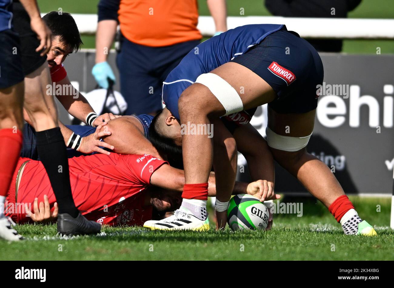 Richmond, United Kingdom. 24th Sep, 2022. Championship Rugby. London Scottish V Jersey Reds. The Richmond Athletic Ground. Richmond. Lewis Wynne (Jersey Reds, captain) stretches to score a try during the London Scottish V Jersey Reds championship rugby match. Credit: Sport In Pictures/Alamy Live News Stock Photo