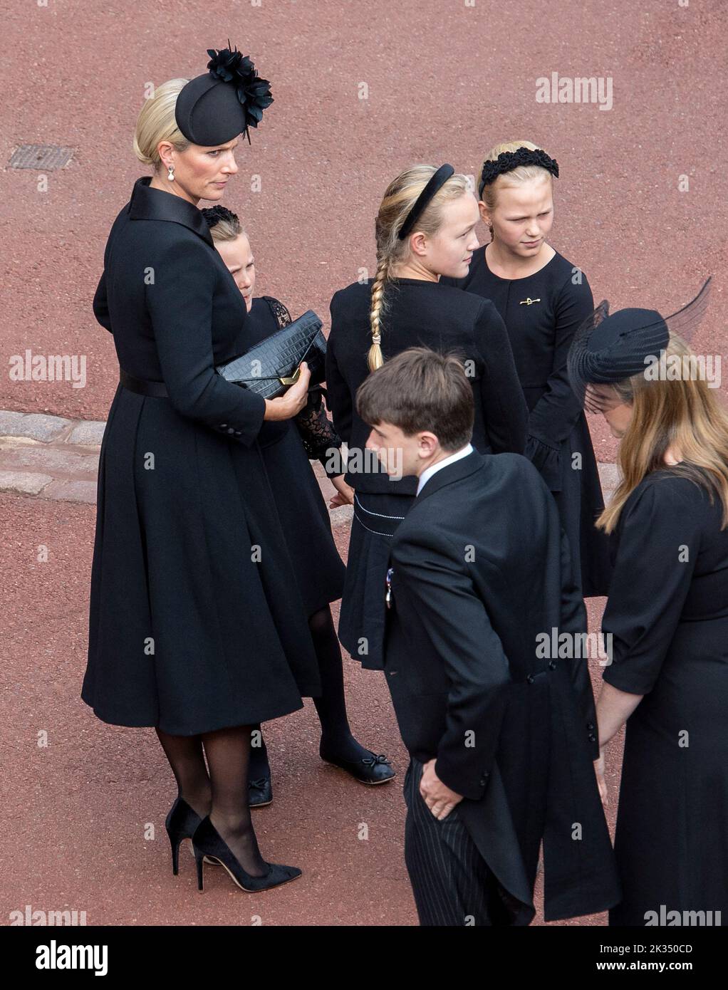 Windsor, England. UK. 19 September, 2022.  Zara Tindall,  daughter Mia Tindall and nieces Savannah Phillips and Isla Phillips arrive for a Committal S Stock Photo