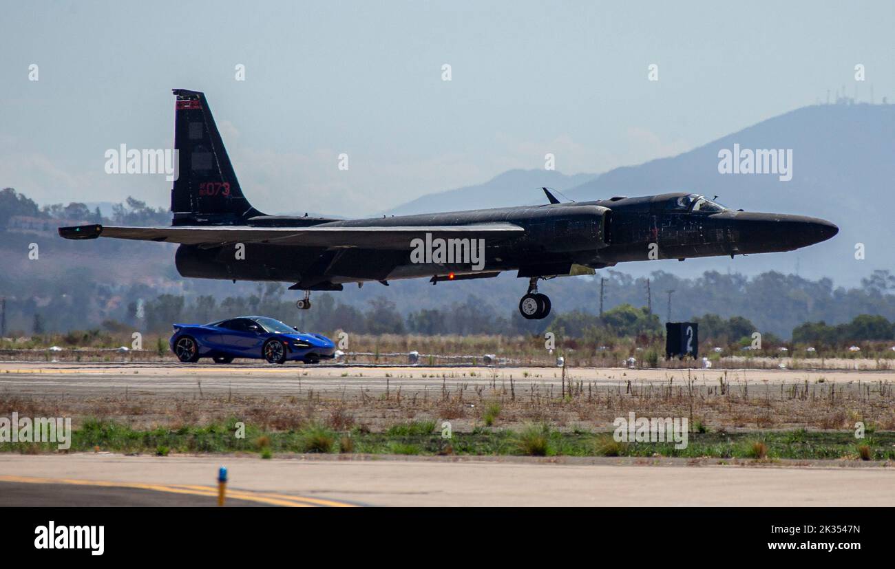 A U.S. Air Force Lockheed U-2, nicknamed Dragon Lady, conducts an aerial demonstration during the 2022 Marine Corps Air Station Miramar Air Show at MCAS Miramar, San Diego, California, Sept. 23, 2022. The U-2, a high-altitude reconnaissance aircraft with U.S. Air Force 9th Reconnaissance Wing, Beale Air Force Base, California, provides day and night, high-altitude, all-weather intelligence-gathering and reaches altitudes above 70,000 feet. The theme for the 2022 MCAS Miramar Air Show, “Marines Fight, Evolve and Win,” reflects the Marine Corps’ ongoing modernization efforts to prepare for futur Stock Photo